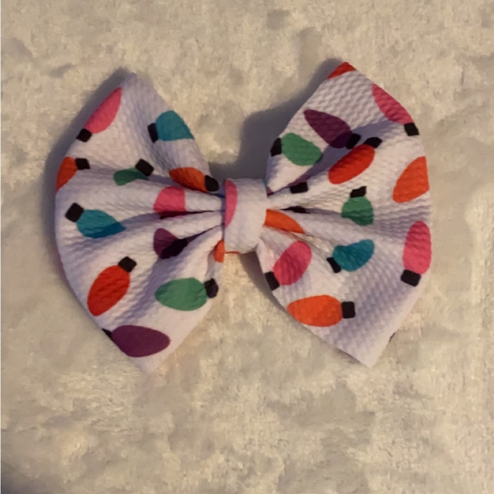 Clip on bows